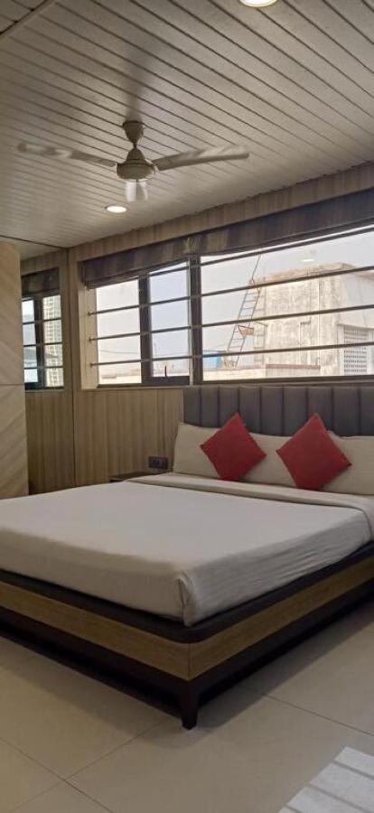 Hotel Pratiksha Residency Наві-Мумбаї Екстер'єр фото