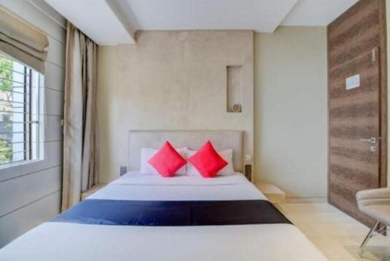 Hotel Pratiksha Residency Наві-Мумбаї Екстер'єр фото